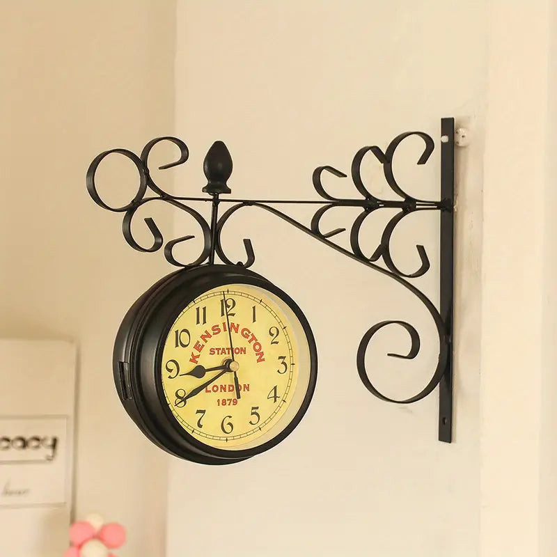 1 Piece Retro Double-Sided Garden Wall Clock